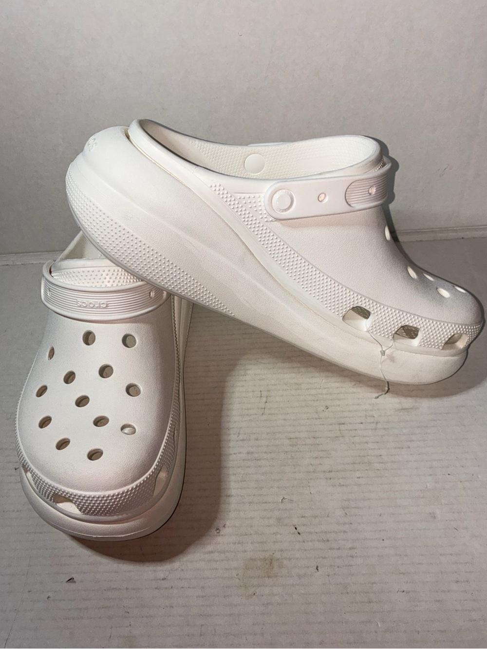 Crocs Classic Crush Clog White Platform Sandals 207521-100 Mens Sz 13